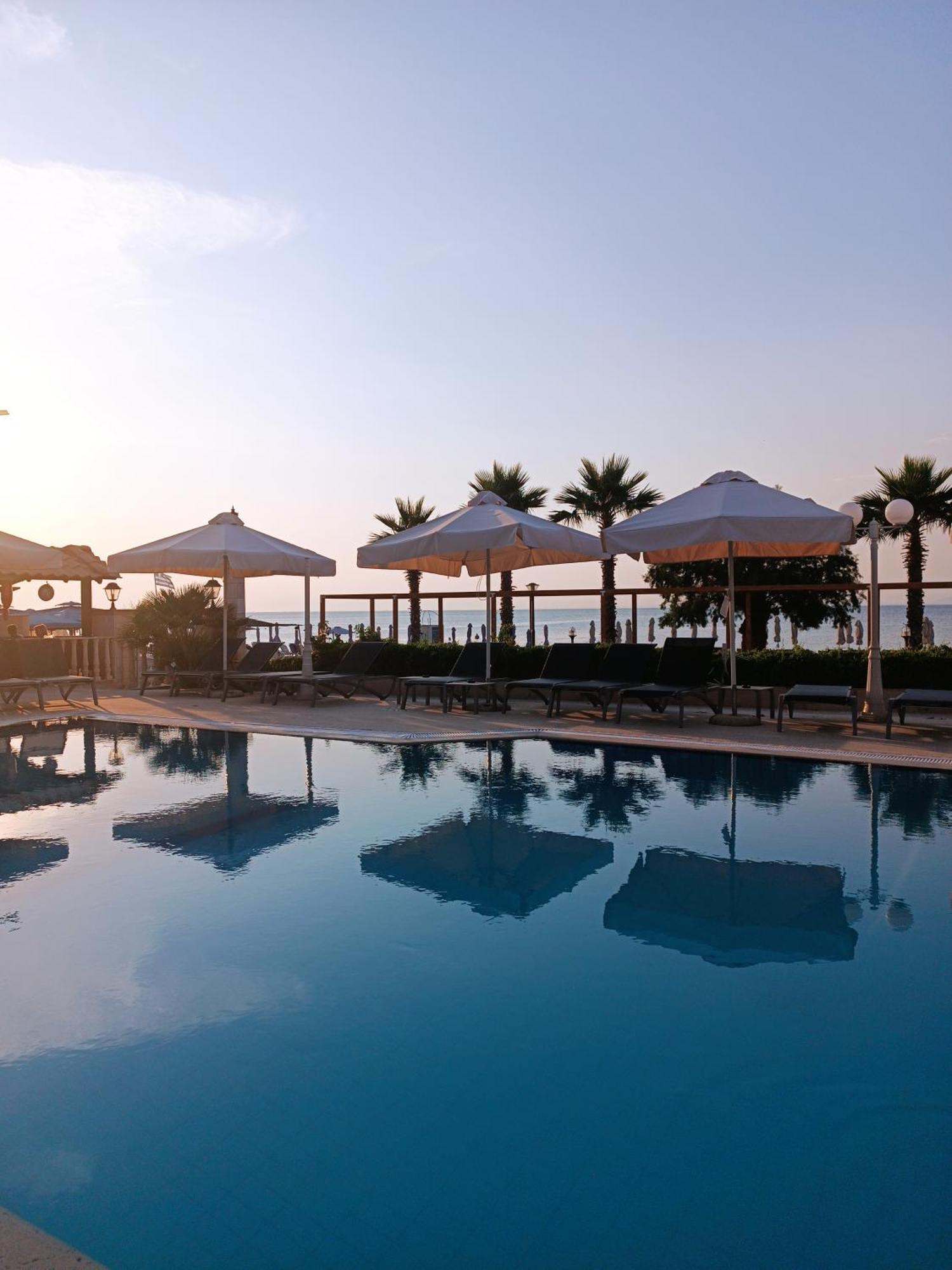 Santa Beach Hotel Айя-Тріас Екстер'єр фото