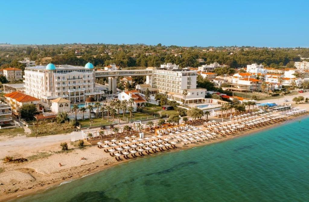 Santa Beach Hotel Айя-Тріас Екстер'єр фото