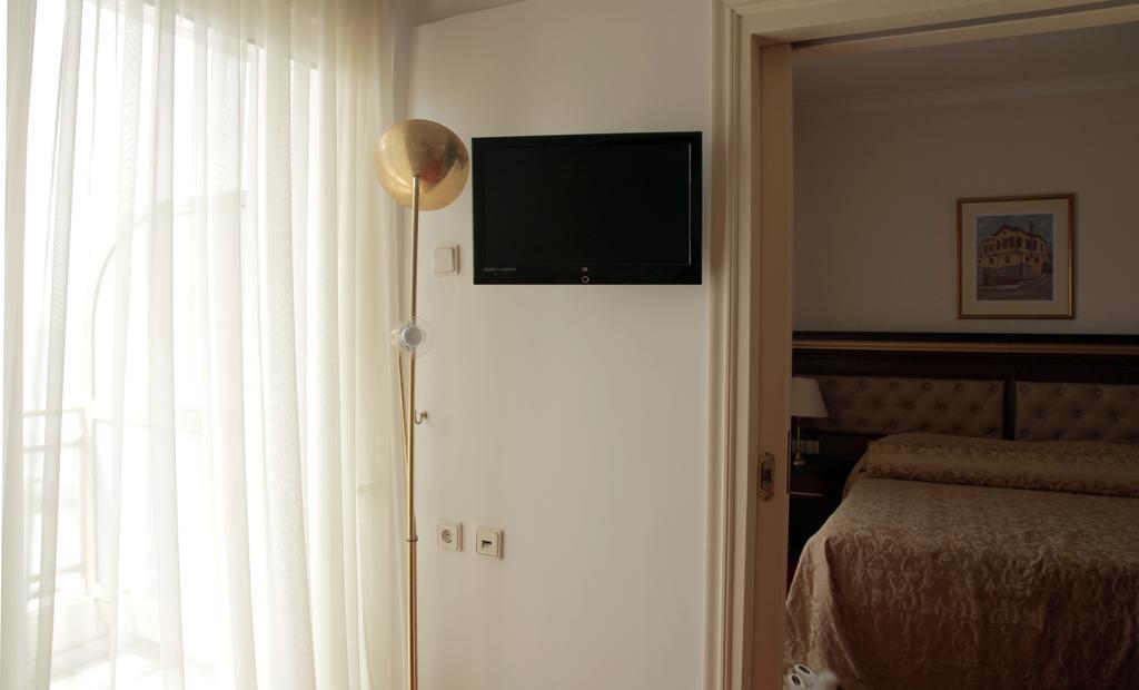 Santa Beach Hotel Айя-Тріас Екстер'єр фото